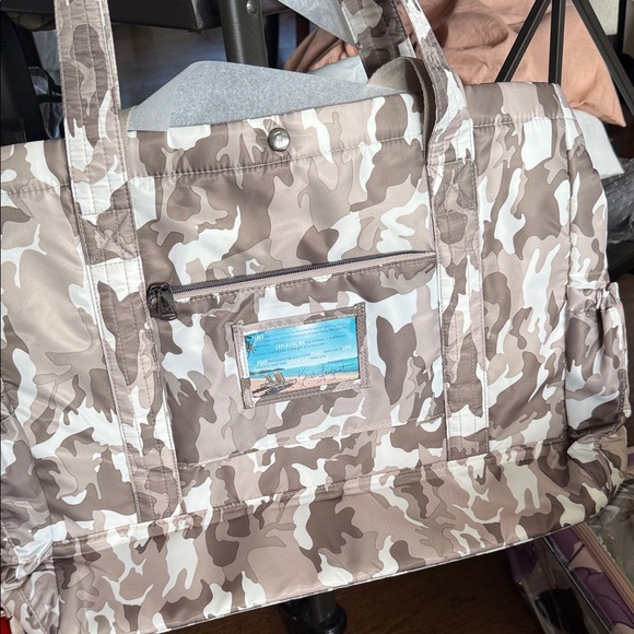 Lug Camouflage Tote Bag - Picture 3 of 14